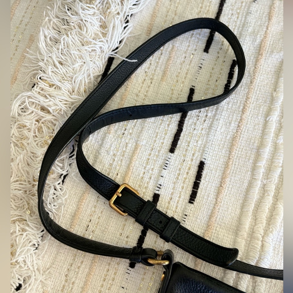 Marc by Marc Jacobs "Too Hot to Handle Sia” Black Leather Crossbody Bag - Picture 4 of 6
